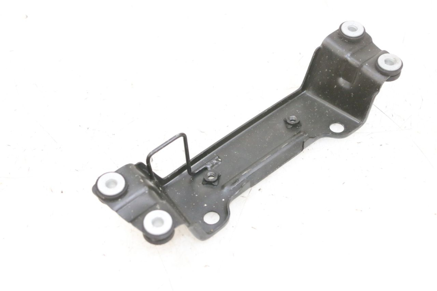 photo de SUPORTE DO RESERVATÓRIO SUZUKI GSF N BANDIT 600 (1996 - 1999) - Detalhe da peça
