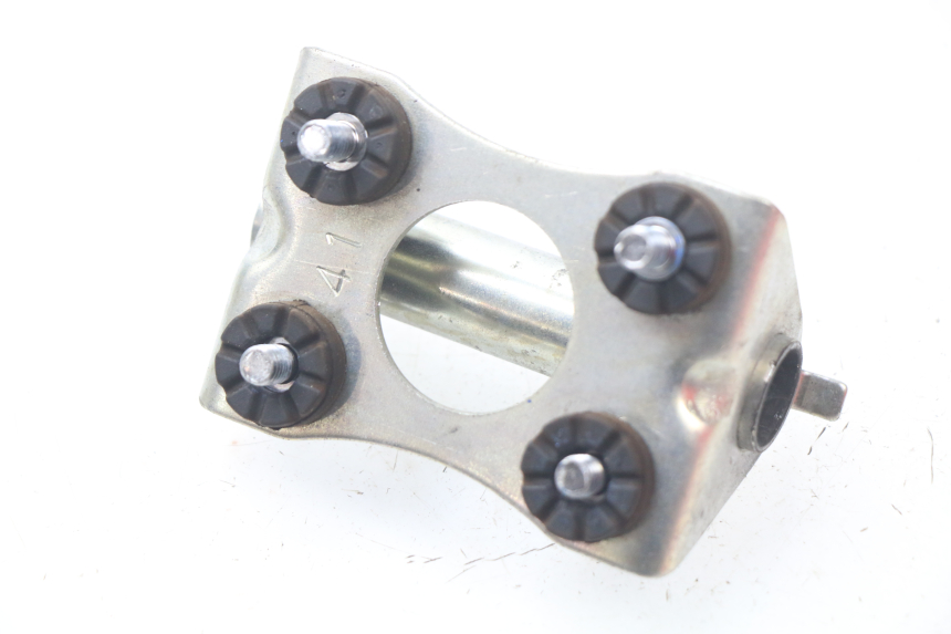 photo de SUPORTE DO RESERVATÓRIO SUZUKI GSX-R GSXR K16 1000 (2012 - 2016) - Zoom do estado de desgaste