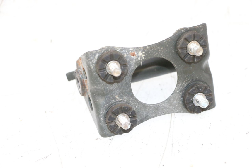 photo de SUPORTE DO RESERVATÓRIO SUZUKI GSXR GSX-R 1000 (2003 - 2004) - Zoom do estado de desgaste
