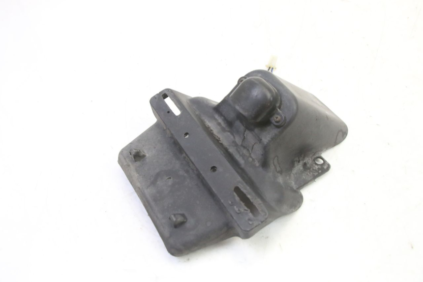 photo de SUPORTE DE PLACA YAMAHA BW'S 100 (1999 - 2002) - Detalhe da peça