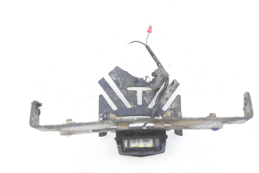 photo de SUPORTE DE PLACA HONDA CB R 1000 (2018 - 2023) - Zoom do estado de desgaste