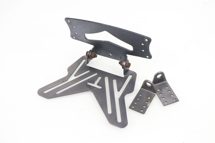 photo de SUPORTE DE PLACA SUZUKI GSR 750 (2011 - 2017) - Zoom do estado de desgaste