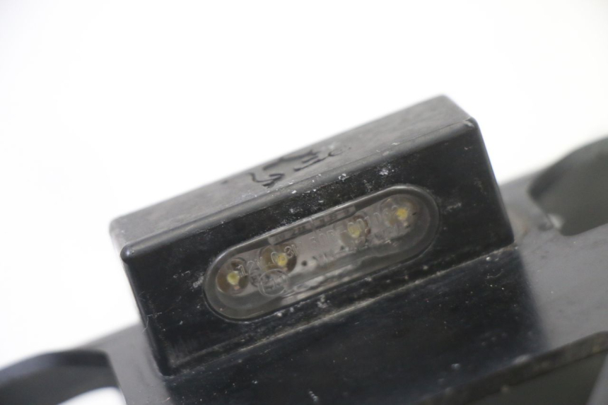 photo de SUPORTE DE PLACA SUZUKI GSR 750 (2011 - 2017) - Pontos de fixação