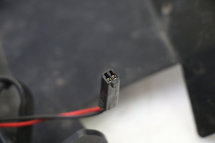 photo de SUPORTE DE PLACA SUZUKI GSR 750 (2011 - 2017) - Estado da superfície