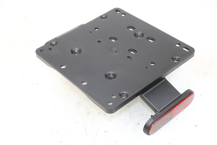 photo de SUPORTE DE PLACA PIAGGIO MP3 HPE 300 (2019 - 2026) - Vista principal