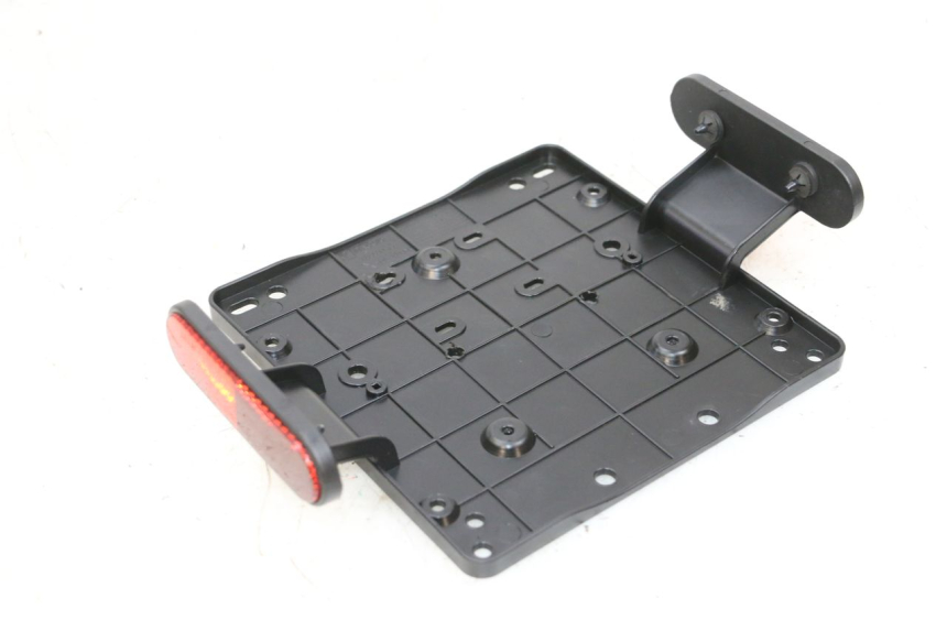 photo de SUPORTE DE PLACA PIAGGIO MP3 HPE 300 (2019 - 2026) - Detalhe da peça