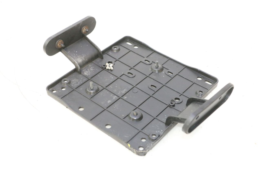 photo de SUPORTE DE PLACA PIAGGIO MP3 HPE 530 (2022 - 2026) - Detalhe da peça