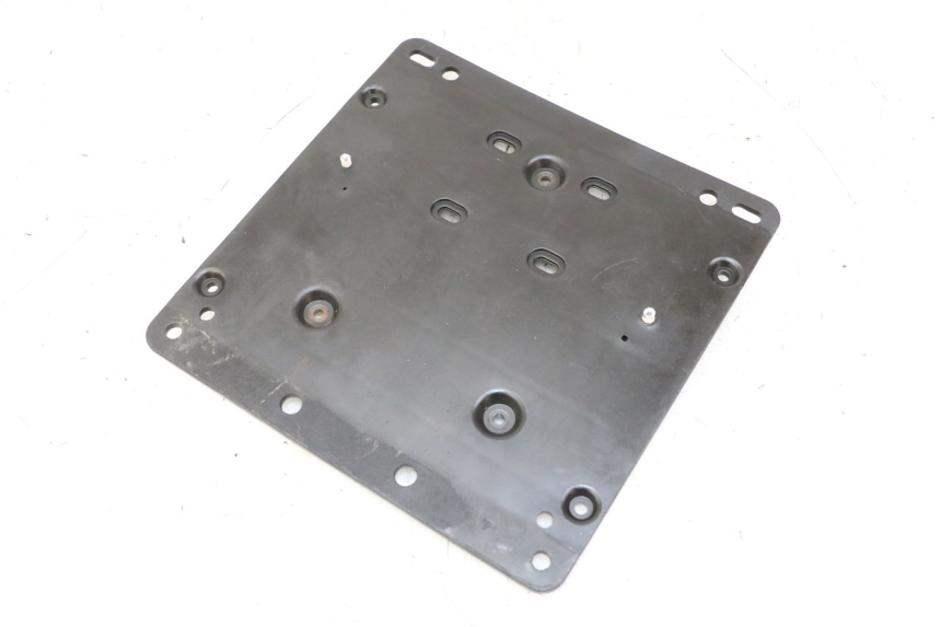 photo de SUPORTE DE PLACA PIAGGIO MP3 LT 400 (2007 - 2012) - Vista principal