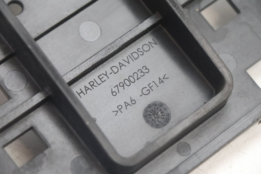 photo de SUPORTE DE PLACA HARLEY DAVIDSON ROAD GLIDE FLTRXSE 1920 (2018 - 2022) - Pontos de fixação