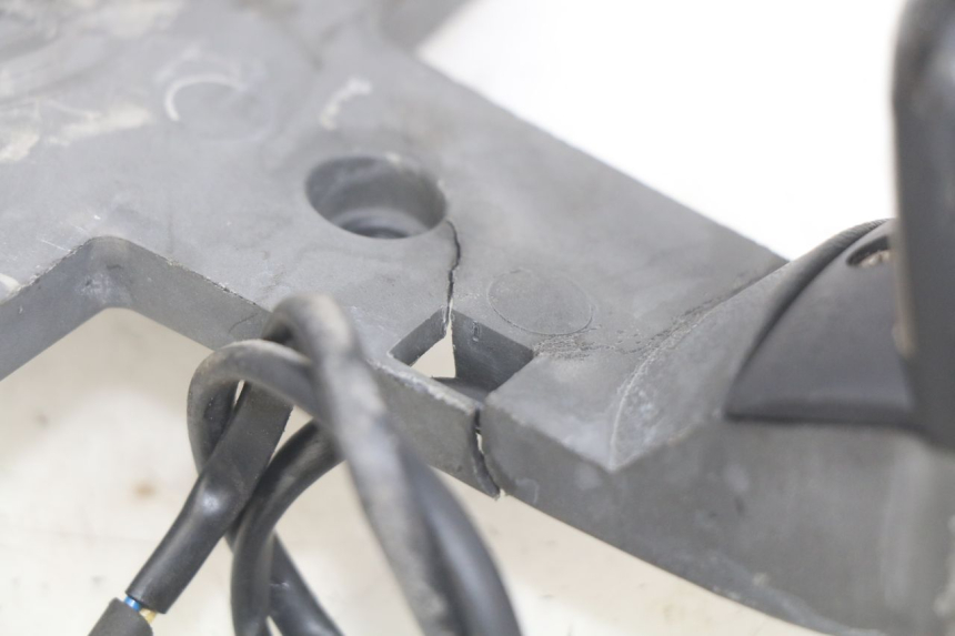 photo de SUPORTE DE PLACA APRILIA SCARABEO LIGHT 125 (2007 - 2011) - Outro ângulo de visão