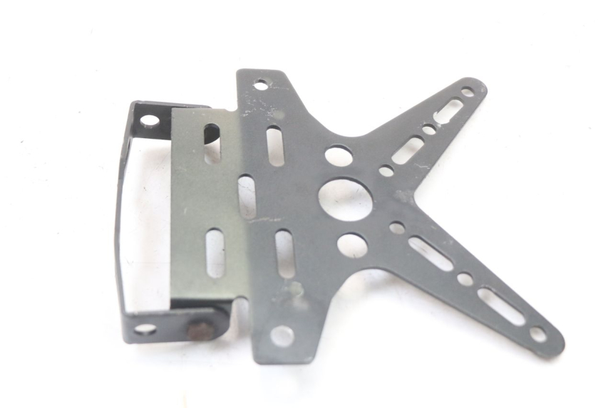 photo de SUPORTE DE PLACA SUZUKI SV S 650 (1999 - 2002) - Zoom do estado de desgaste