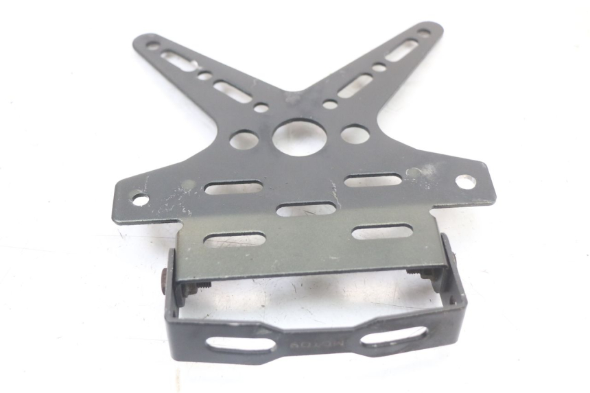 photo de SUPORTE DE PLACA SUZUKI SV S 650 (1999 - 2002) - Outro ângulo de visão