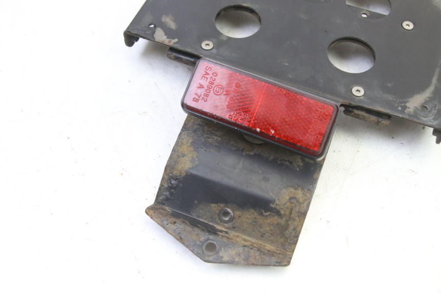 photo de SUPORTE DE PLACA YAMAHA TDM ABS 900 (2002 - 2014) - Zoom do estado de desgaste
