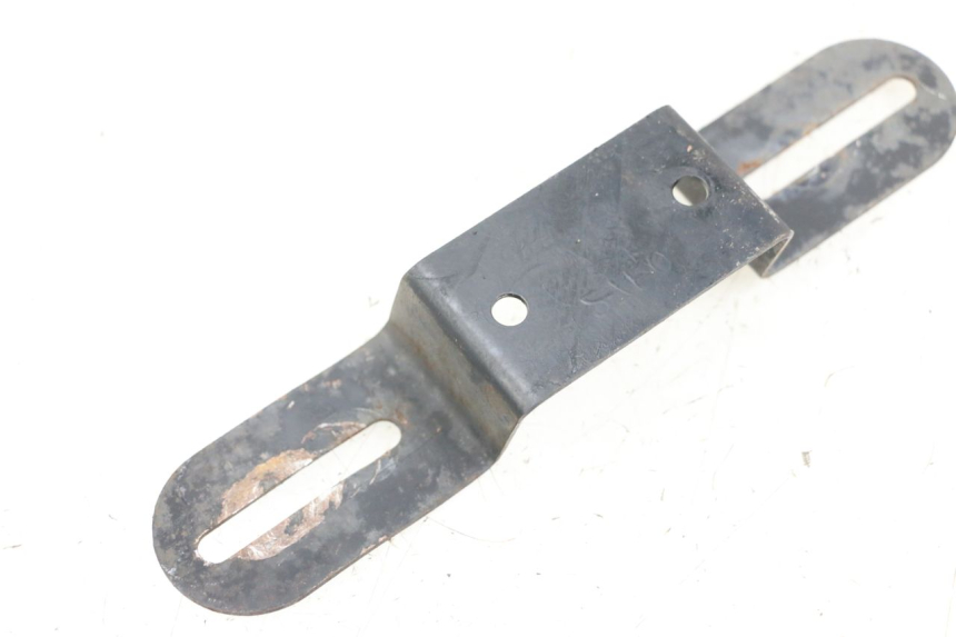 photo de SUPORTE DE PLACA SUZUKI VL INTRUDER 125 (2004 - 2007) - Detalhe da peça