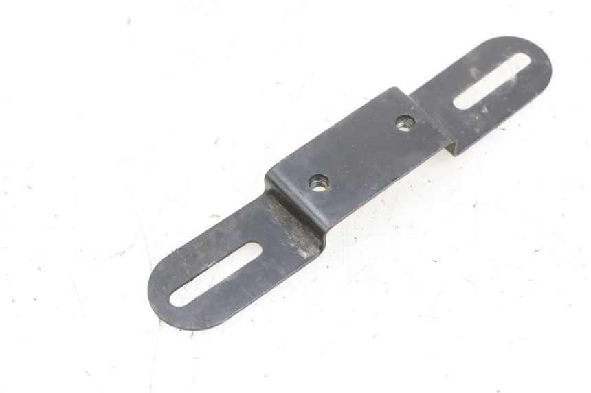 photo de SUPORTE DE PLACA KAWASAKI ZR 7 750 (1999 - 2004) - Detalhe da peça