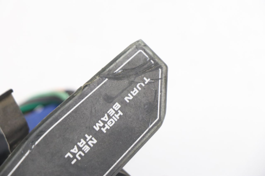 photo de PAINEL DE INSTRUMENTOS SUZUKI GSXF GSX F 600 (1988 - 1997) - Zoom do estado de desgaste