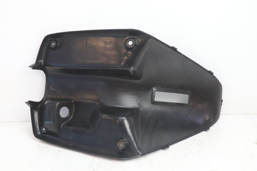 photo de AVENTAL INTERIOR MBK BOOSTER SPIRIT 50 (1996 - 1999) - Pontos de fixação