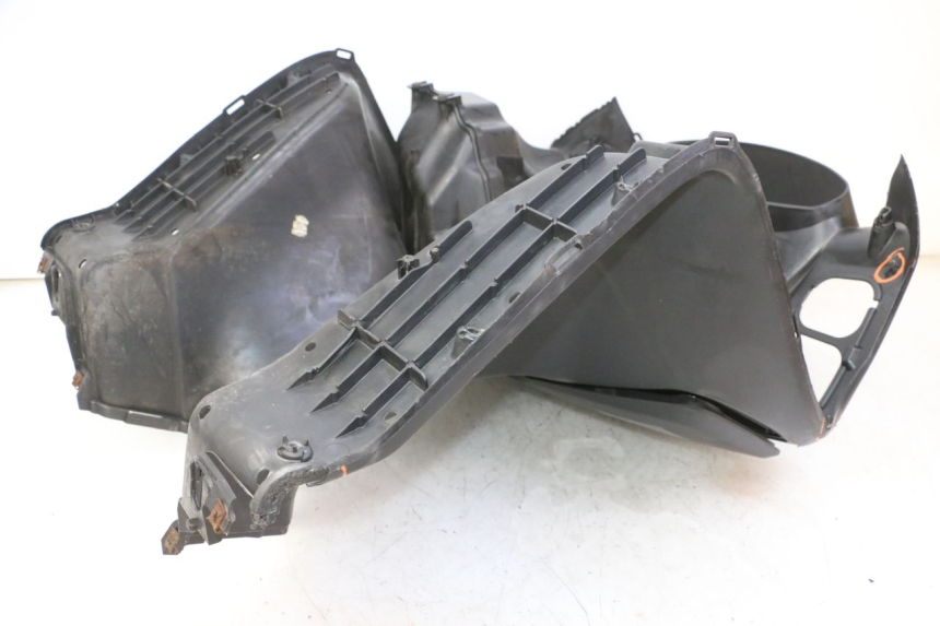 photo de PAINEL INTERIOR SUZUKI BURGMAN 125 (2007 - 2014) - Zoom do estado de desgaste