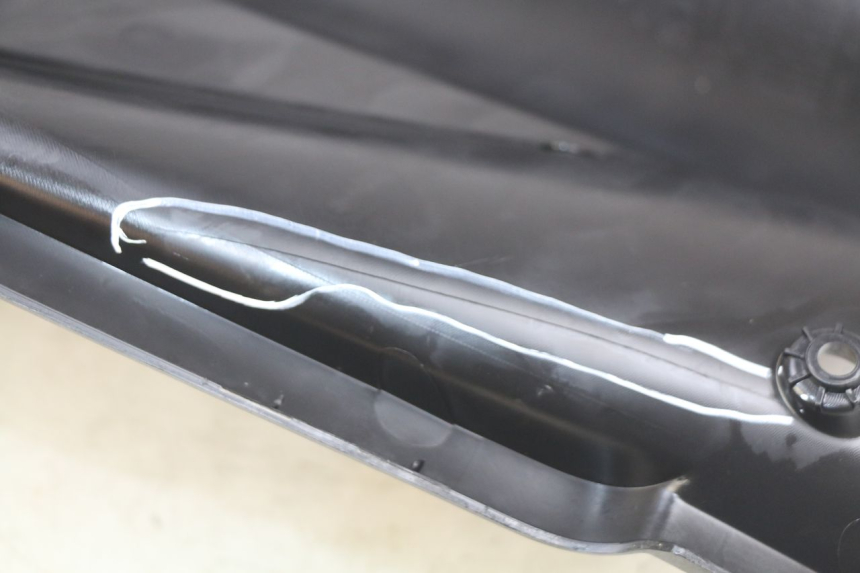 photo de PAINEL INTERIOR PEUGEOT CITYSTAR 2T 50 (2018 - 2021) - Pontos de fixação