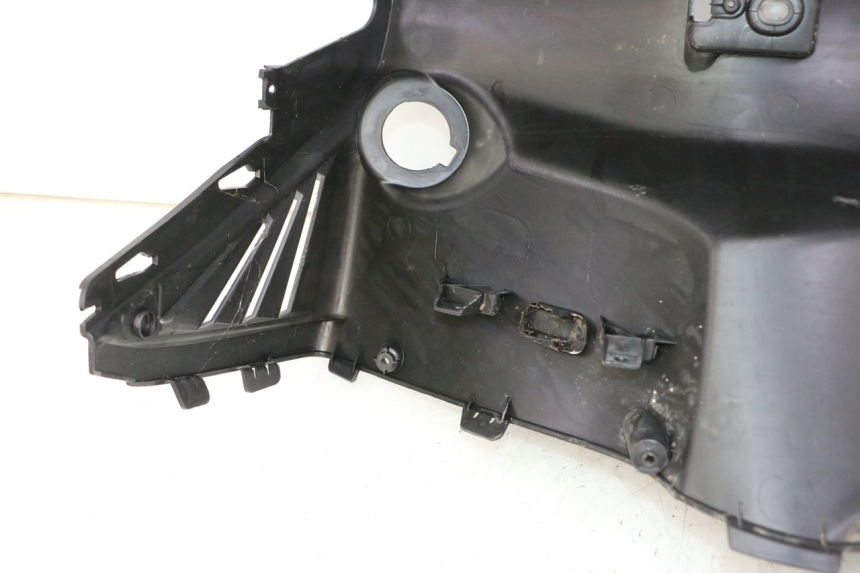 photo de PAINEL INTERIOR PEUGEOT CITYSTAR 50 (2013 - 2017) - Pontos de fixação