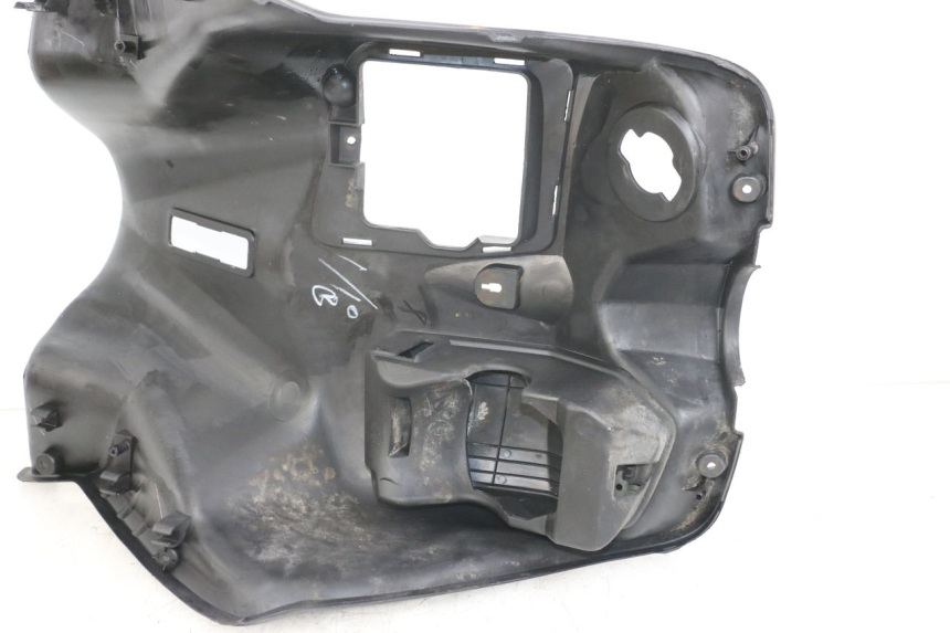 photo de PAINEL INTERIOR YAMAHA CYGNUS X 125 (2004 - 2007) - Zoom do estado de desgaste