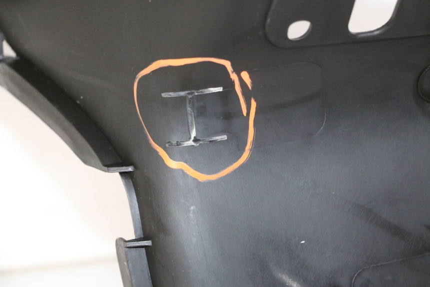photo de PAINEL INTERIOR KYMCO DINK STREET 125 (2009 - 2014) - Pontos de fixação