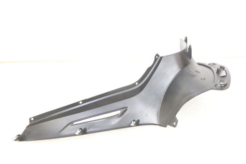 photo de PAINEL INTERIOR DIREITO PIAGGIO BEVERLY 125 (2010 - 2015) - Zoom do estado de desgaste