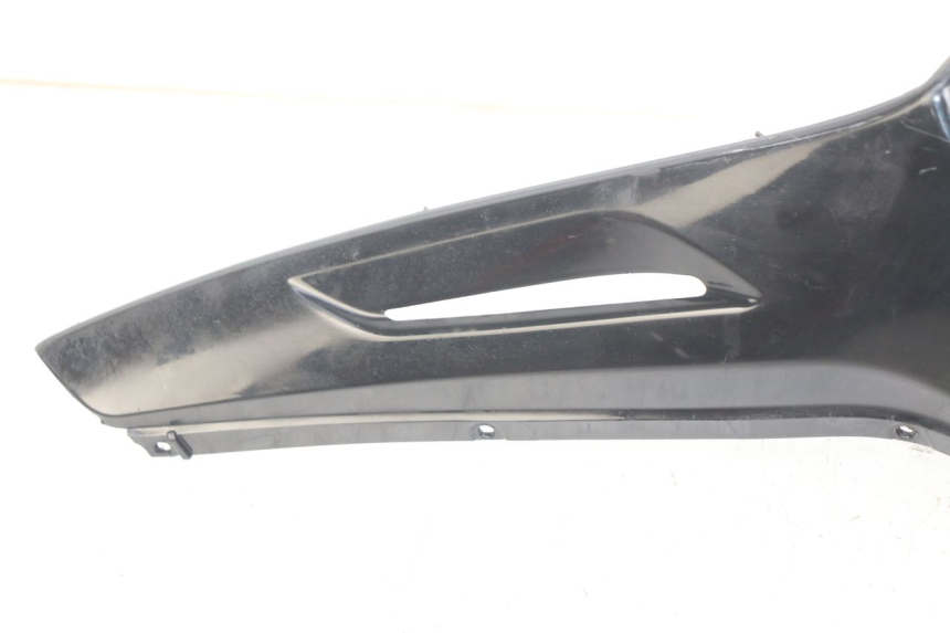 photo de PAINEL INTERIOR DIREITO PIAGGIO BEVERLY 125 (2010 - 2015) - Pontos de fixação