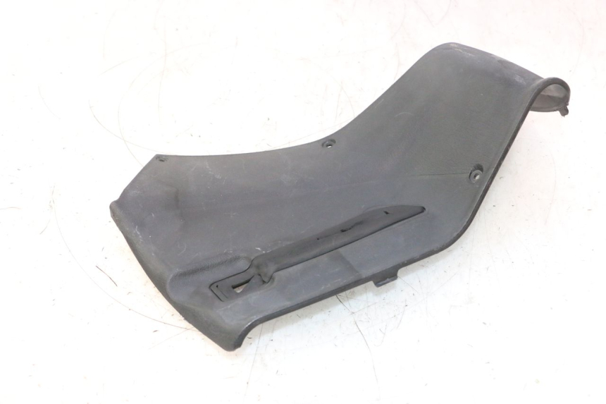 photo de PAINEL INTERIOR DIREITO GILERA GP 800 (2007 - 2013) - Detalhe da peça