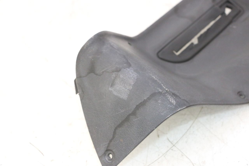 photo de PAINEL INTERIOR DIREITO GILERA GP 800 (2007 - 2013) - Outro ângulo de visão