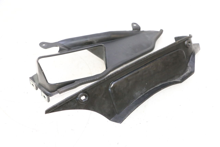 photo de TABLIER INTERIOR DIREITO KAWASAKI GPX F ZX750F 750 (1986 - 1990) - Zoom do estado de desgaste