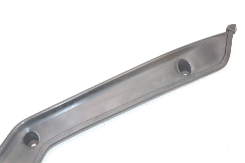 photo de PAINEL INTERIOR DIREITO KAWASAKI GTR 1000 (1994 - 2004) - Zoom do estado de desgaste