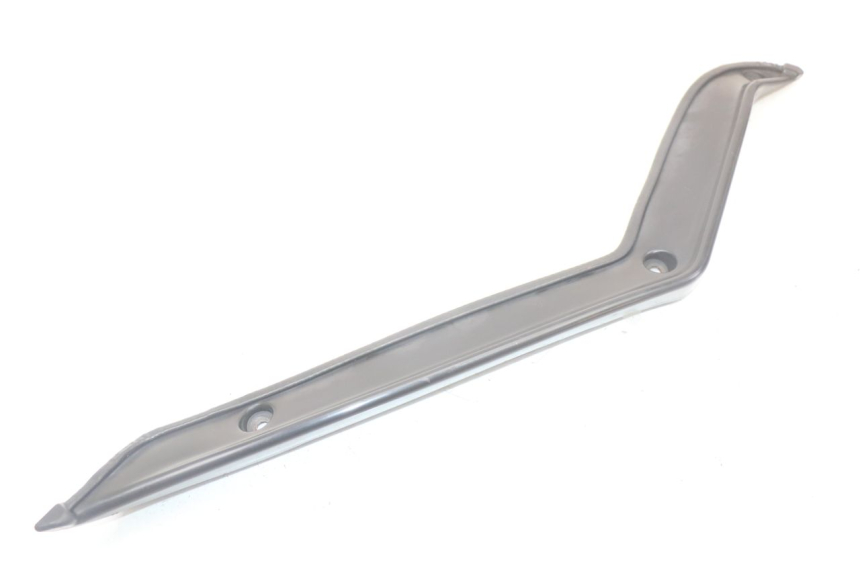 photo de PAINEL INTERIOR DIREITO KAWASAKI GTR 1000 (1994 - 2004) - Outro ângulo de visão