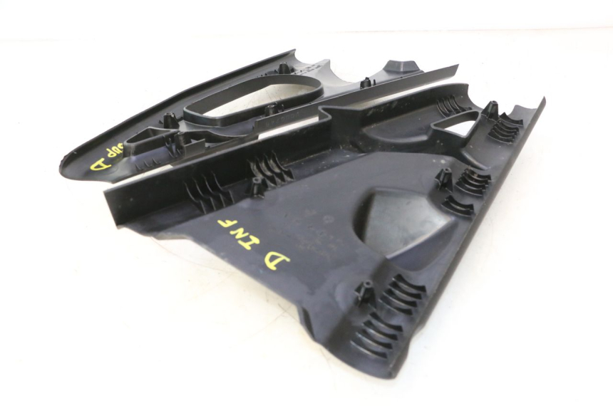 photo de PAINEL INTERIOR DIREITO CAN-AM SPYDER RS 1000 (2008 - 2012) - Outro ângulo de visão