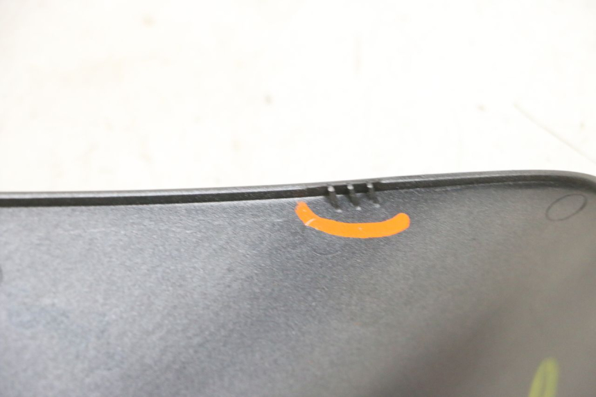 photo de PAINEL INTERIOR DIREITO YAMAHA TRICITY 300 (2020 - 2024) - Outro ângulo de visão