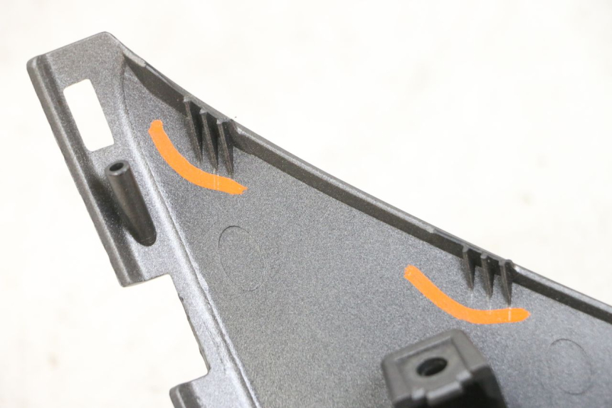 photo de PAINEL INTERIOR DIREITO YAMAHA TRICITY 300 (2020 - 2024) - Ampliação técnica