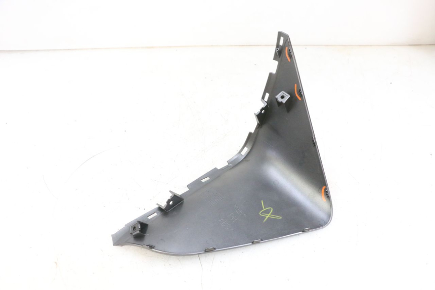 photo de PAINEL INTERIOR DIREITO YAMAHA TRICITY 300 (2020 - 2024) - Pontos de fixação