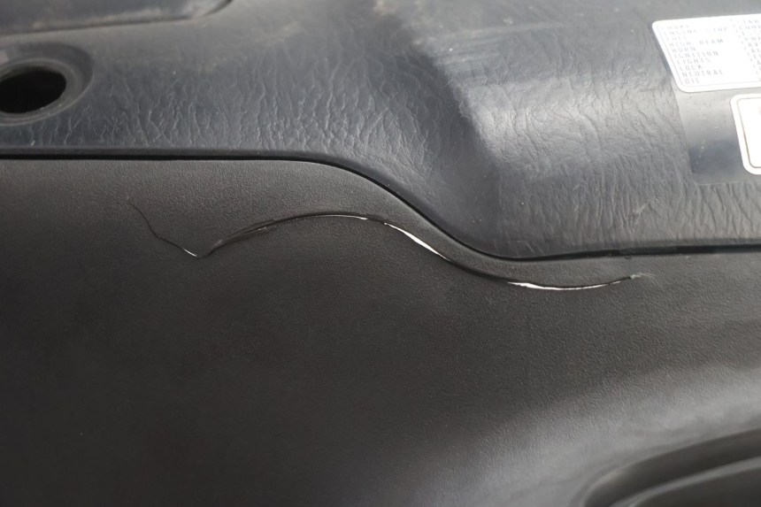 photo de AVENTAL INTERIOR HONDA FJS SILVER WING SILVERWING 400 (2005 - 2008) - Zoom do estado de desgaste