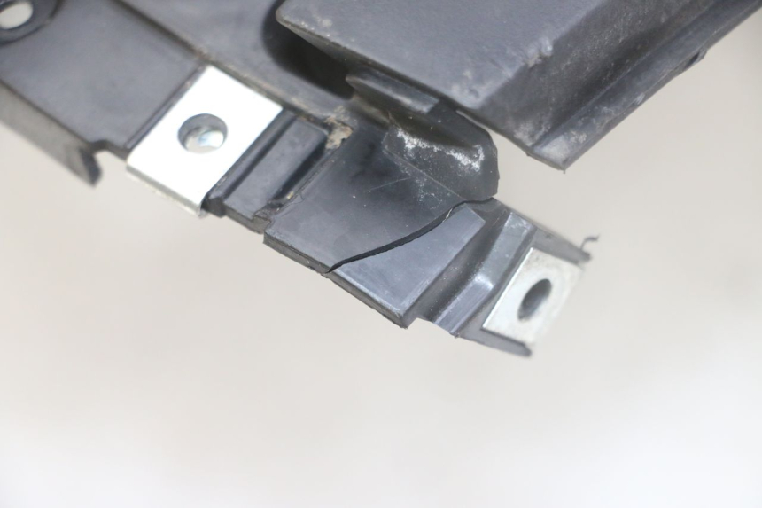 photo de PAINEL INTERIOR HONDA FORZA ABS 300 (2013 - 2017) - Zoom do estado de desgaste