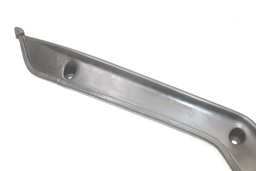 photo de PAINEL INTERIOR ESQUERDO KAWASAKI GTR 1000 (1994 - 2004) - Detalhe da peça