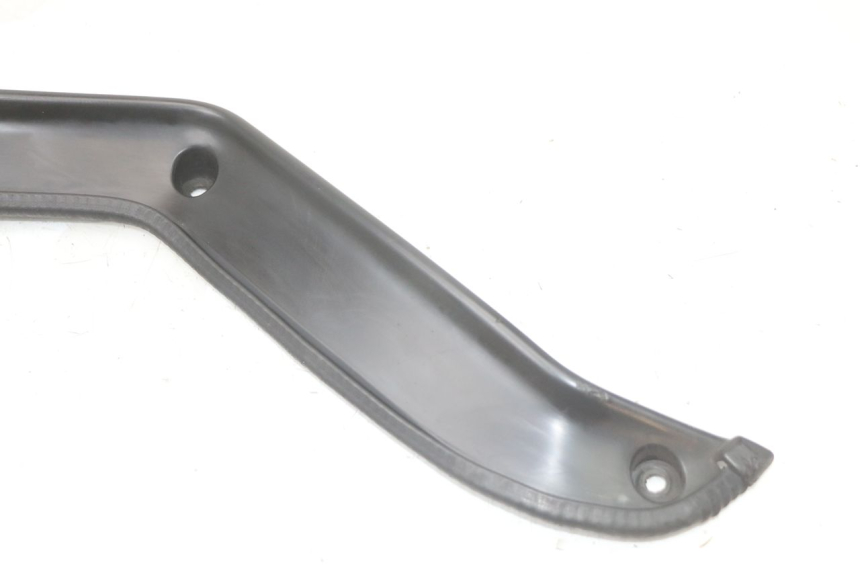 photo de PAINEL INTERIOR ESQUERDO KAWASAKI GTR 1000 (1994 - 2004) - Zoom do estado de desgaste