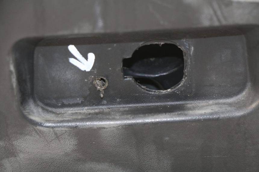 photo de PAINEL INTERIOR SYM GTS EVO 125 (2009 - 2013) - Estado da superfície