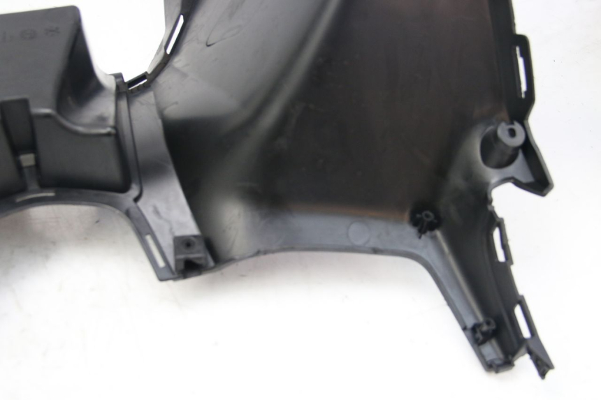 photo de PAINEL INTERIOR INFERIOR KYMCO DOWNTOWN ABS 125 (2015 - 2017) - Detalhe da peça