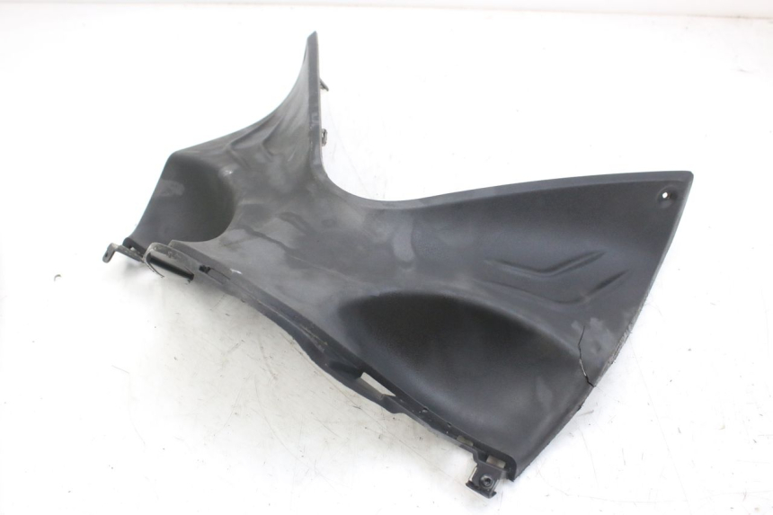 photo de PAINEL INTERIOR INFERIOR PIAGGIO FLY 4T 50 (2013 - 2017) - Pontos de fixação