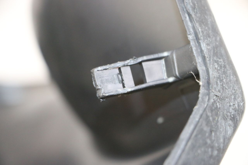 photo de PAINEL INTERIOR INFERIOR PIAGGIO FLY 4T 50 (2013 - 2017) - Detalhe da peça