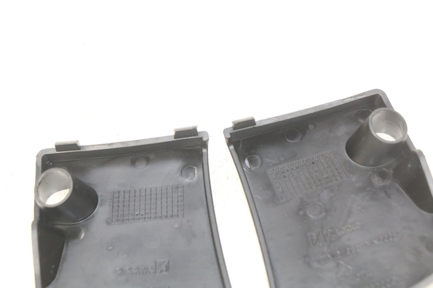 photo de PAINEL INTERIOR INFERIOR PIAGGIO VESPA PRIMAVERA 2T 50 (2013 - 2018) - Zoom do estado de desgaste