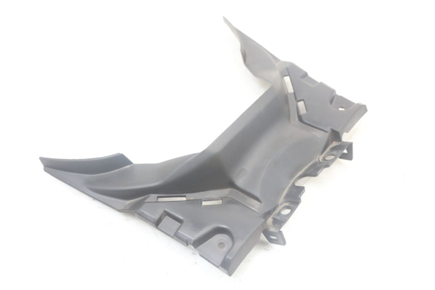 photo de PAINEL INTERIOR INFERIOR YAMAHA XMAX X-MAX ABS 125 (2017 - 2020) - Detalhe da peça