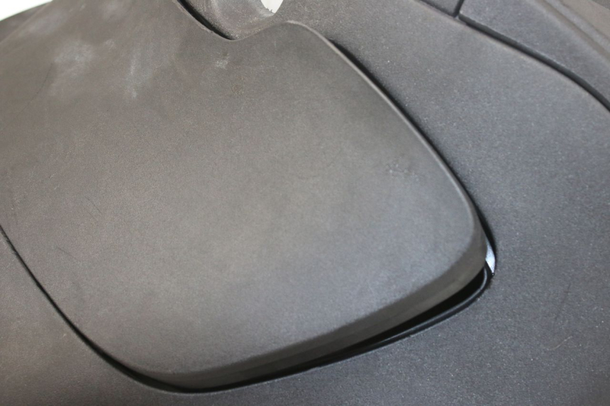 photo de PAINEL INTERIOR INFERIOR PIAGGIO X9 EVOLUTION 250 (2003 - 2007) - Detalhe da peça