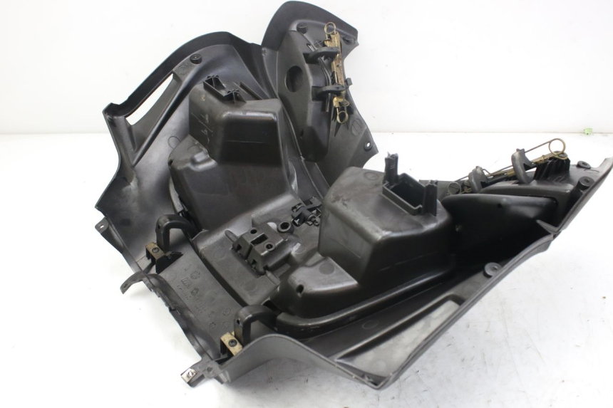 photo de PAINEL INTERIOR INFERIOR PIAGGIO X9 EVOLUTION 250 (2003 - 2007) - Vista do produto