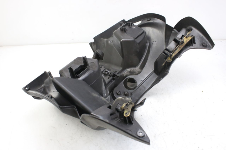 photo de PAINEL INTERIOR INFERIOR PIAGGIO X9 EVOLUTION 250 (2003 - 2007) - Detalhes característicos